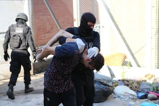 "La policía tiene que estar trabajando en las calles, no cuidando a los presos”