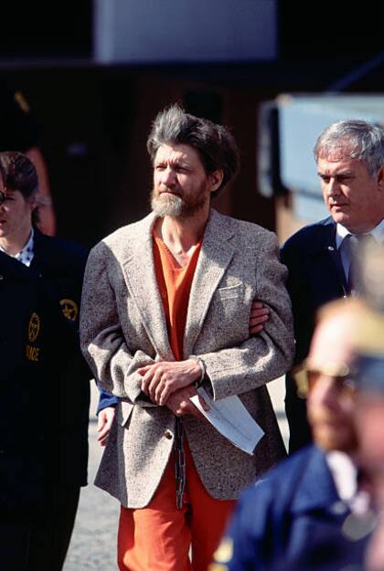 Traslado de Ted Kaczynski a los tribunales, el 4 de abril de 1996, para responder por los ataques explosivos