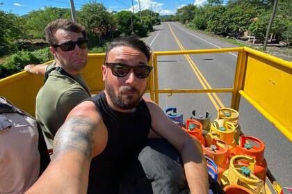 Traslado en transporte de garrafas en Honduras.