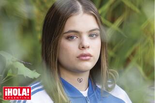 Se dedica a la música, es la hija de un famoso actor y asegura: “Mis amigas me pedían sacarse fotos con mi papá”