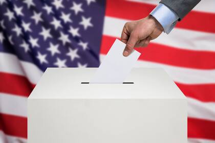 Trece estados, entre ellos California y Nueva York, permiten contar votos por correo que lleguen después del día de la elección
