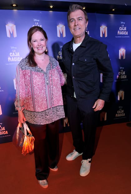 Treinta años atrás comenzaba a emitirse Perla Negra, la telenovela protagonizada por Andrea del Boca y Gabriel Corrado, y este jueves los actores se reencontraron en el estreno de La Caja Mágica