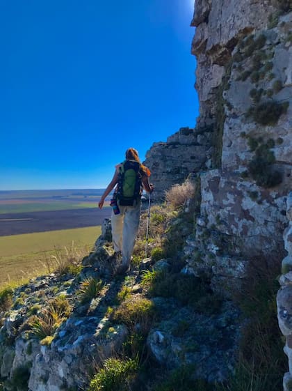 Trekking, una de las tantas actividades de aventura para hacer en los cerros de la zona