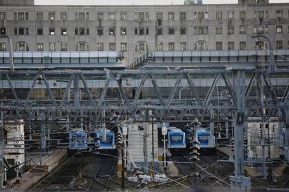 Trenes parados en la estación Constitución