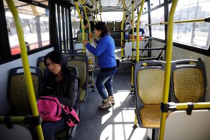 Trenes y colectivos con pocos pasajeros, esta mañana en Retiro