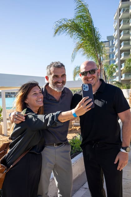 Tres amigos en una nueva Experiencia Living: Paula Inglese, Iván Nahas y Fernando García Porcel.