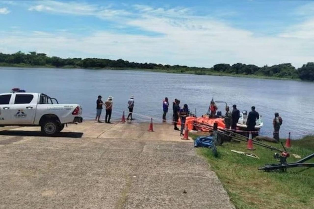Naufragio fatal en el Paraná: tres argentinas murieron en aguas paraguayas Naufragio fatal en el Paraná: tres argentinas murieron en aguas paraguayas