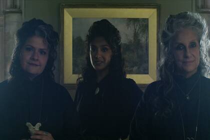 Tres brujas (Nina Wadia, Dinita Gohil y Souad Faress)