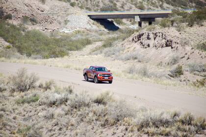 Tres caravanas de la Nueva Ranger visitarán 44 ciudades para que los clientes puedan conocerla y probarla en diferentes tipos de terrenos.