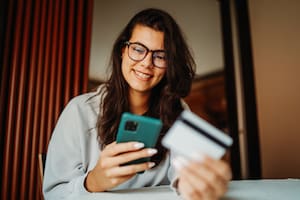 Cómo comprar tres celulares de alta gama con descuentos de hasta 40%