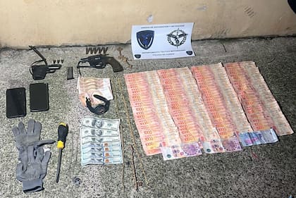 Tres delincuentes detenidos por un robo en Las Cañitas