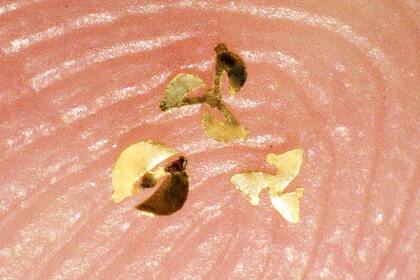 Tres diseños del sensor volador sobre la yema de un dedo