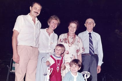 Tres generaciones de la familia Frezzi