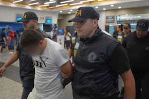 Expulsaron del país a tres colombianos que robaron un departamento en Caballito