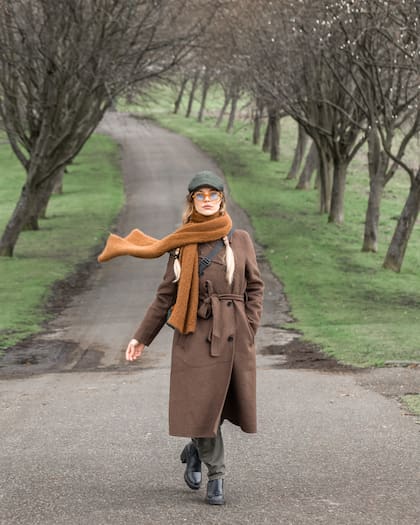 Tres meses habían pasado, cuando Laura comenzó a filmar su primera serie en Barcelona, Girona y Valencia.
