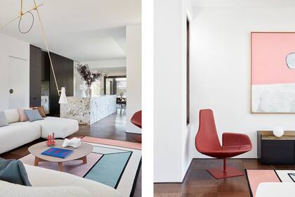 Tres piezas de Patricia Urquiola definen el carácter del living: el sofá ‘Gogan’ en terciopelo blanco, el sillón ‘Fjord’ (ambos para Moroso) y la alfombra Visioni hecha a mano en lana y seda pura del Himalaya (CC-Tapis).