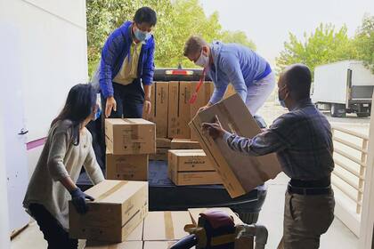 Ofrecen el servicio de logística en toda la cadena, con depósitos y puntos de retiro.
