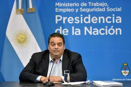 Triaca anticipó que convocará a gremialistas y empresarios para reactivar las mesas sectoriales