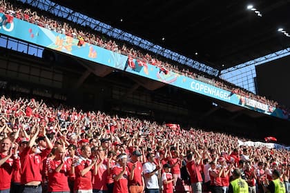 Tribunas llenas en el partido por la Eurocopa entre Dinamarca y Bélgica del jueves pasado, en Copenhague