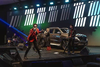 Tributo al rock nacional en el evento de lanzamiento de la Nueva Fiat Titano.
