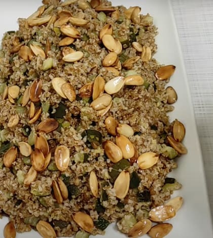 Trigo burgol con frutos secos, bien oriental.