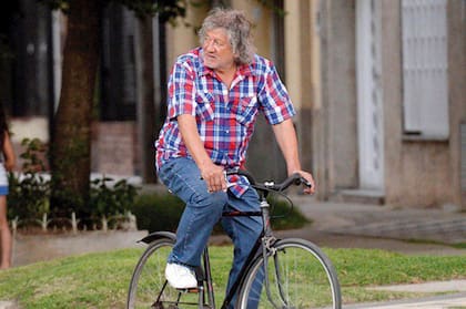Ni auto ni camioneta: el Trinche siempre eligió la bicicleta para recorrer las calles de su querida Rosario