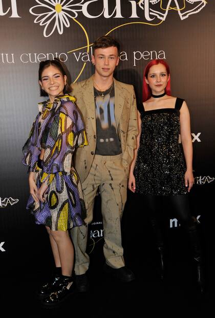 Trinidad Xanthopoulos (Julieta), Valentino Petrelli (Jano) y Katerina Ikan