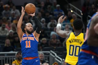 Triple de Brunson en último minuto y robo de Anunoby ayudan a Knicks a vencer 114-113 a Pacers