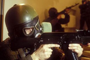 Tropas especiales rusas irrumpieron en el teatro Dubrovka de Moscú con máscaras anti gas