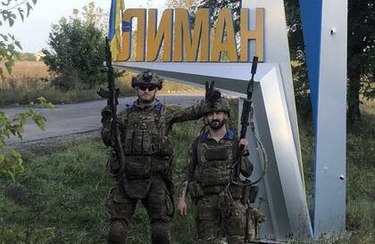 Tropas ucranianas tras la liberación de Lyman, como parte de la contraofensiva en el este de Ucrania 