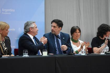 Trotta - Alberto Fernández presentan Plan Nacional de Lecturas