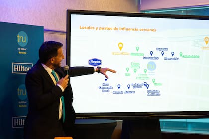 Tru by Hilton estará ubicado en pleno centro de la ciudad de Bariloche y rodeado de las principales propuestas comerciales y gastronómicas de la ciudad.