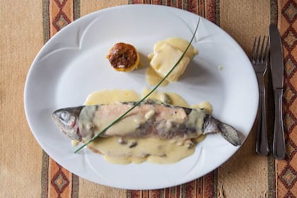 Trucha, la especialidad de La Tramontana, en Capilla del Monte.