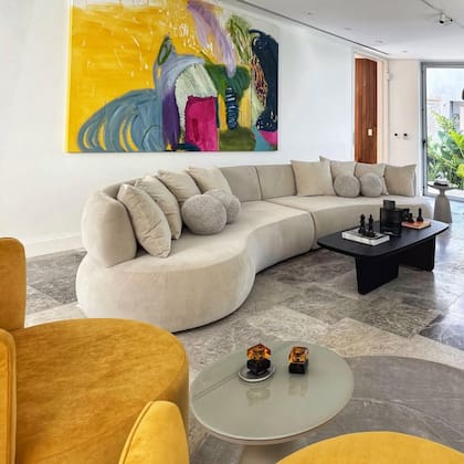 Truco casero para limpiar sofás y electrodomésticos se vuelve tendencia en redes