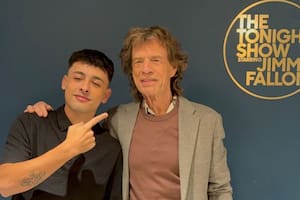Trueno mostró cómo fue su encuentro con Mick Jagger en el programa de Jimmy Fallon