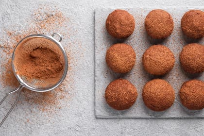 Trufas de chocolate, avena y café: el snack saludable para acompañar el mate