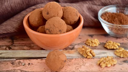 Trufas de nueces, chía y cacao