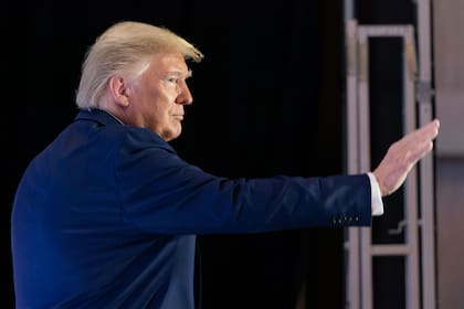 El presidente de Estados Unidos, Donald Trump, acusó a la OMS de "ocultar información" sobre la pandemia