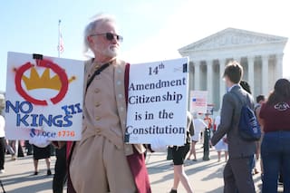 Trump asiste a audiencia de la Corte Suprema sobre ciudadanía por nacimiento