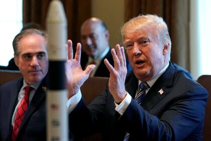 Trump aumenta las tarifas a las importaciones de acero y aluminio, pero deja una puerta abierta a que los países pidan exenciones