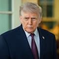 La orden de Trump que podría congelar los fondos de millones de inmigrantes en EE.UU.