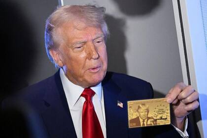 Trump ha aprobado su polémica gold card, que permite obtener la residencia a cambio de un millón de dólares