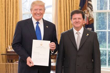 Trump le auguró un buen trabajo al embajador argentino