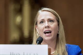 Trump nombra a crítica de la diversidad como jefa de agencia de derechos civiles