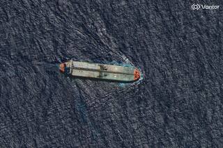 Trump ordena bloqueo de "buques petroleros sancionados" que se dirijan a Venezuela