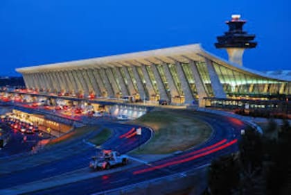 Trump quiere ponerle su nombre al Washington Dulles International Airport