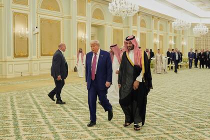 Trump quiere que los países de la OPEP, como Arabia Saudita, bajen los precios del petróleo como medida para forzar a Rusia a concluir la guerra