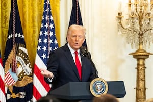 Trump sube aranceles a China al 125% y mantiene la presión sobre Argentina