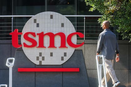TSMC Arizona es un enorme complejo de fabricación de semiconductores, con una inversión de 165 mil millones de dólares, ubicado en Phoenix, Arizona