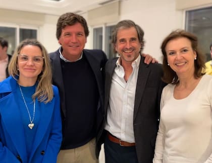 Tucker Carlson en la Argentina con los candidatos
